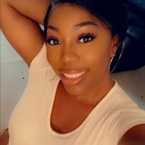 Meet your Posher, Esther